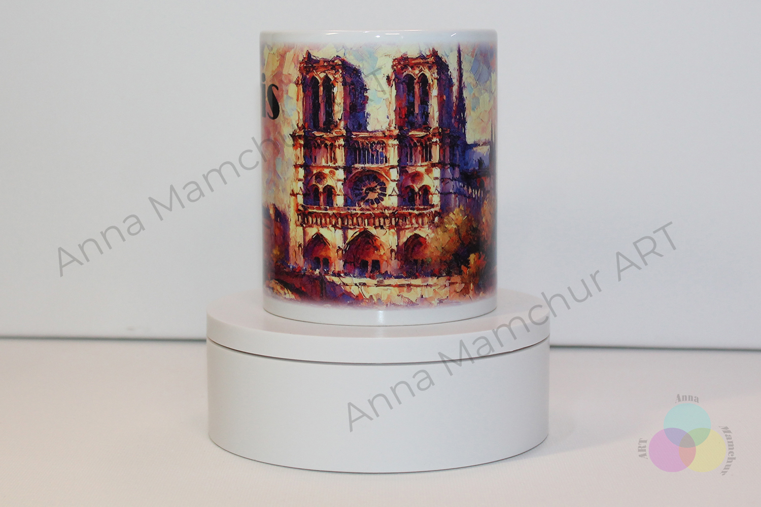 Tasse mit Notre-Dame — Ansicht von rechts — 003PAI01M. Originaldesign von Anna Mamchur